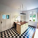 Nussbaumer - Business-und In Bester Lage Arnstadt